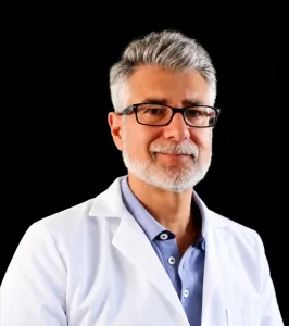 Mario Pinel a los 53 años tras recuperar su salud metabólica mediante cambios sostenidos en alimentación y hábitos de vida.