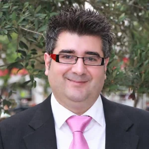 Mario Pinel en una etapa de su vida relacionada con diabetes tipo 2 y síndrome metabólico antes de mejorar su salud metabólica.